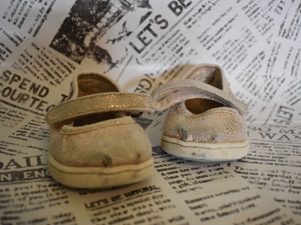 Diy ladybug baby shoes makeover video tutorial