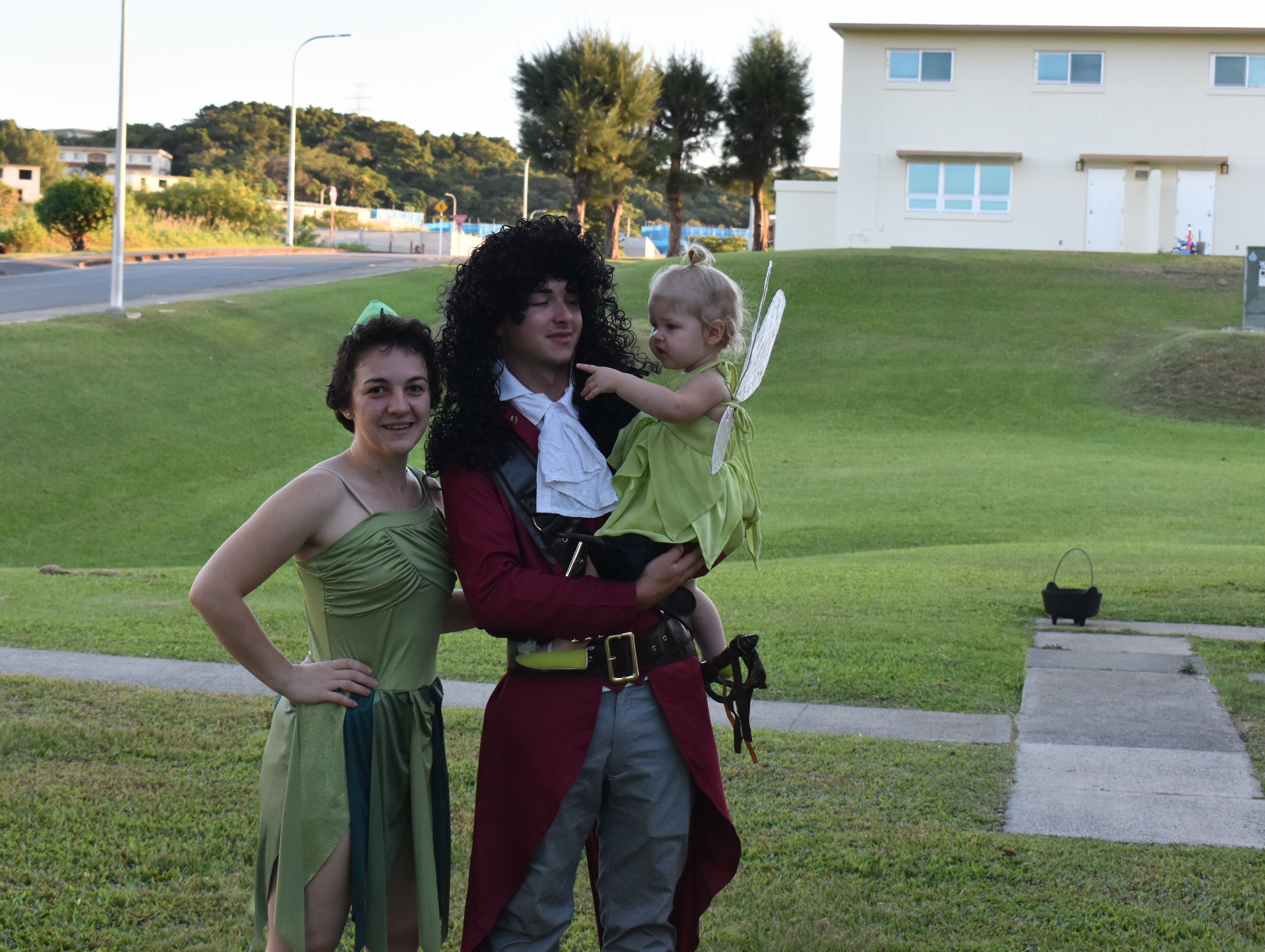 tinkerbell captain hook and peterpan costumes